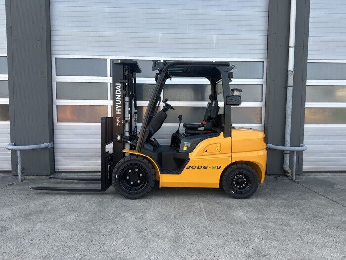 Hyundai 30DE-9V - Stage V diesel - 4.7 m