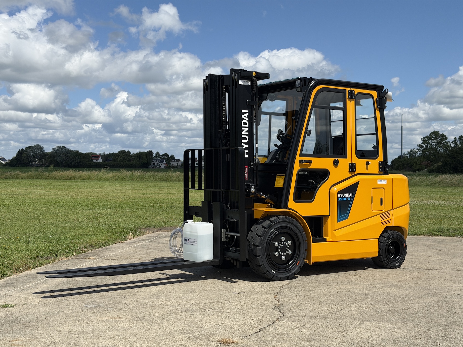 www.vorkheftrucks.info Hyundai 35BE-X elektrische heftruck vorkheftruck 3.5ton 3500kg forklift linde toyota still solidlift EP Hangscha