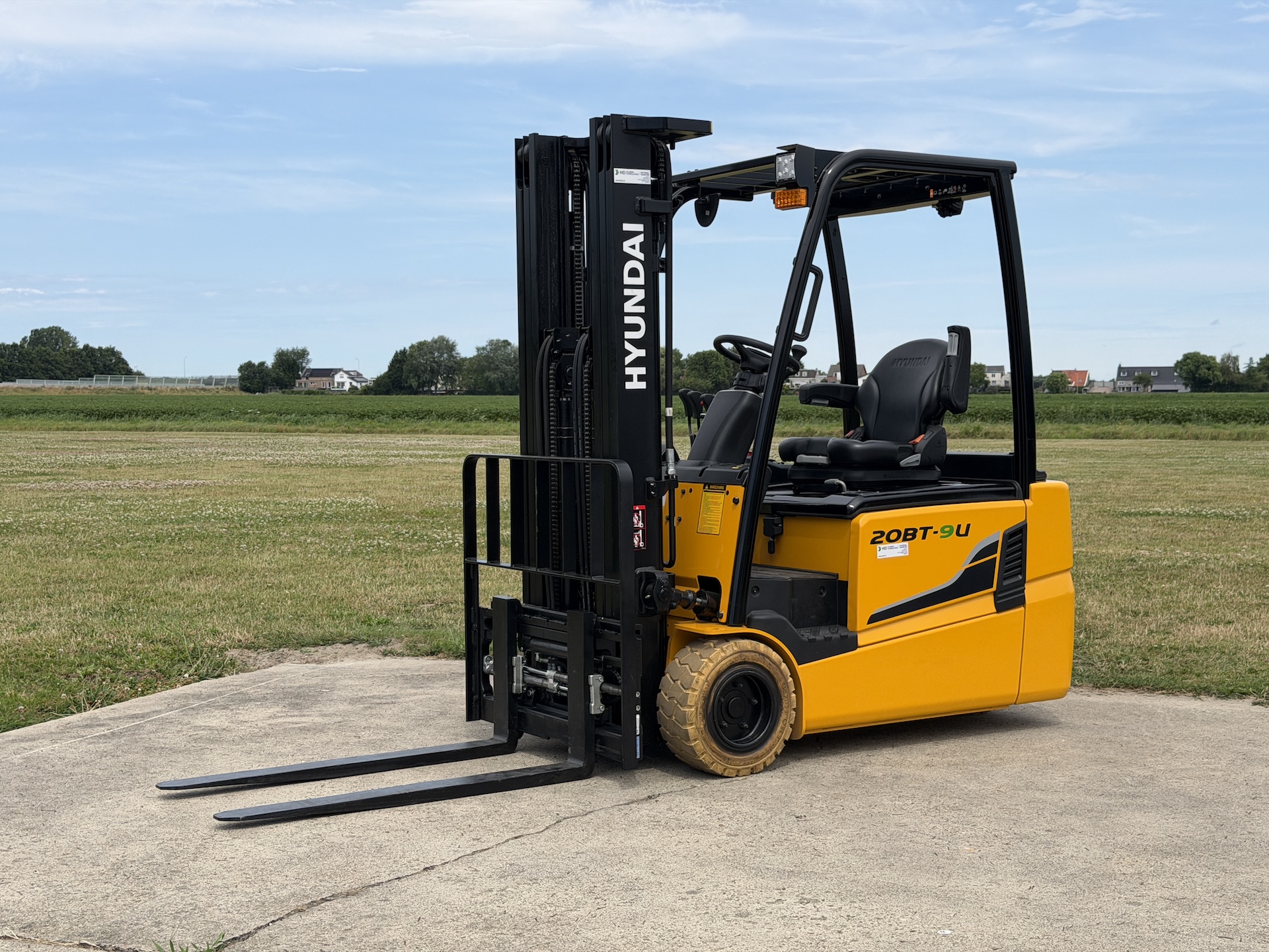 www.vorkheftrucks.info Hyundai 20BT-9U elektrische heftruck vorkheftruck 2ton 2000kg forklift warehousing